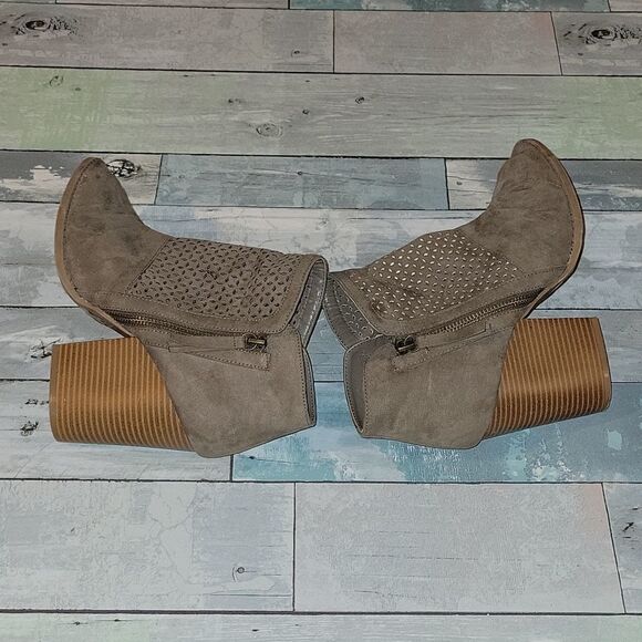 Qupid Heels size 9 - Picture 5 of 6